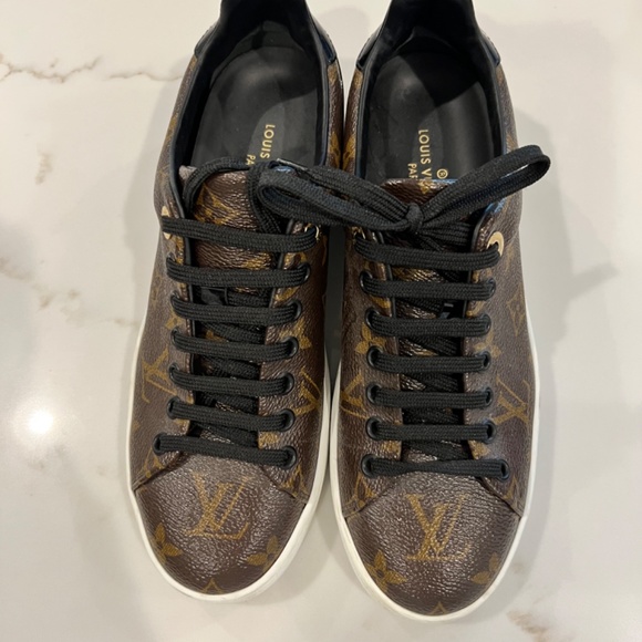 LV front row sneaker - Picture 12 of 14